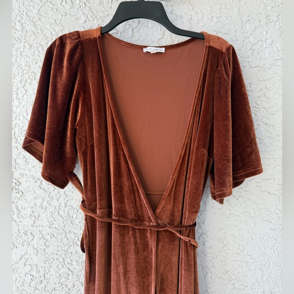 Baltic Born Bronze Meghan Velvet Wrap Maxi Dress Small - Picture 8 of 15